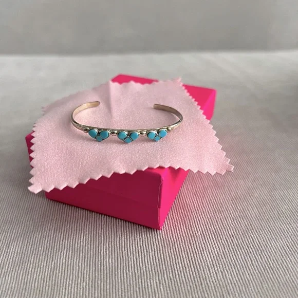 Infant turquoise bracelet - Picture 1 of 6